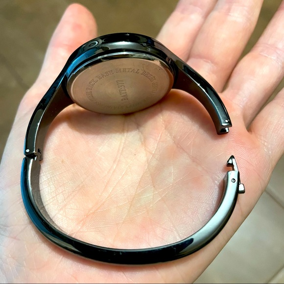 🎉3/$20 Black women’s quartz watch - Picture 5 of 5